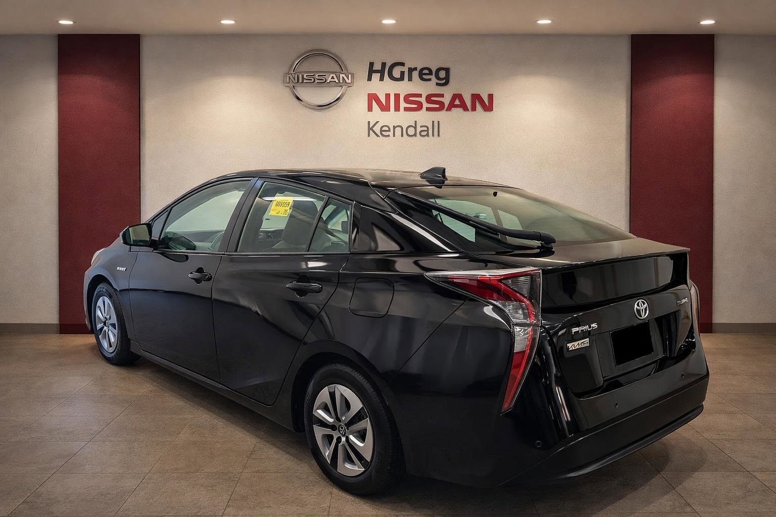 Used 2018 Toyota Prius Three video 2