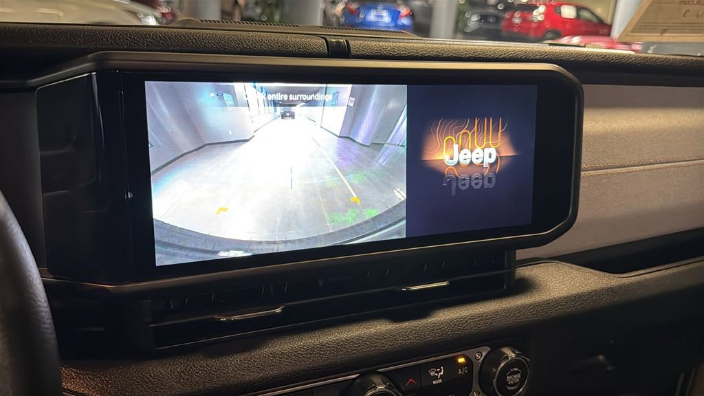 Used 2025 Jeep Wrangler Sport image 29