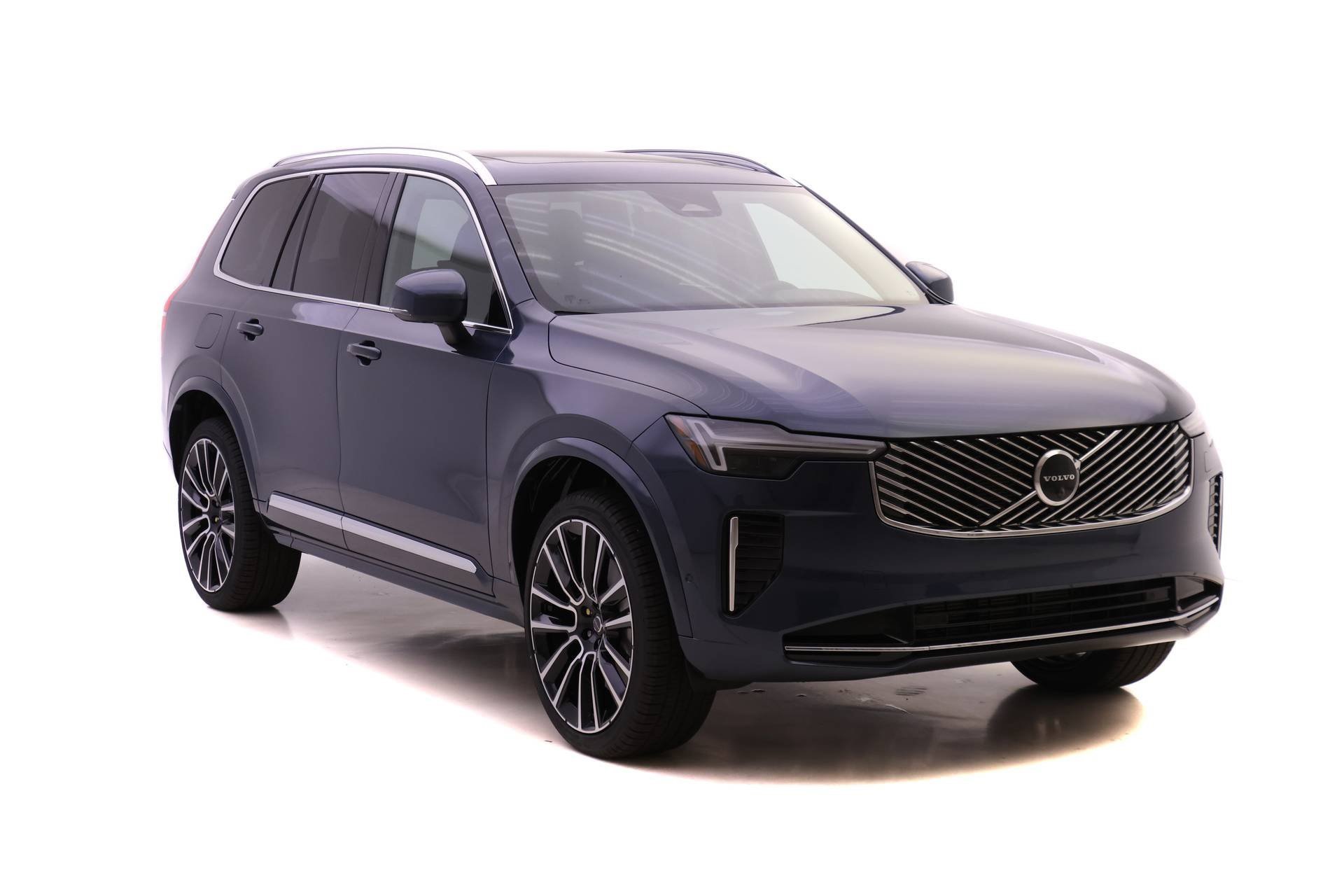 New 2026 Volvo XC90 B6 Plus w/ Protection Package Premier image 2