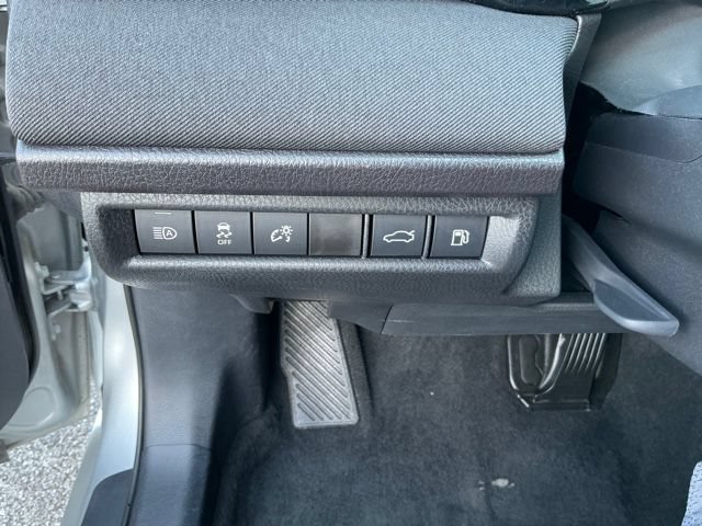 Used 2025 Toyota Camry LE FWD image 19