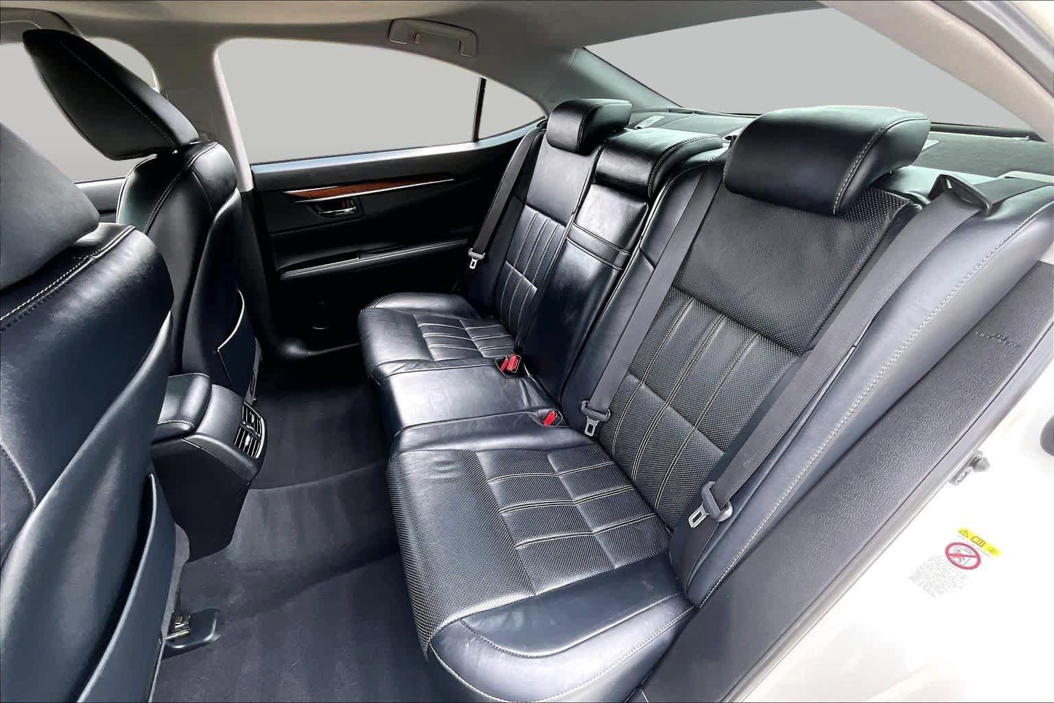 Used 2018 Lexus ES 350 w/ Luxury Package w/Wood Trim FWD image 18