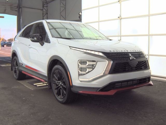 Used 2023 Mitsubishi Eclipse Cross LE AWD/4WD image 4