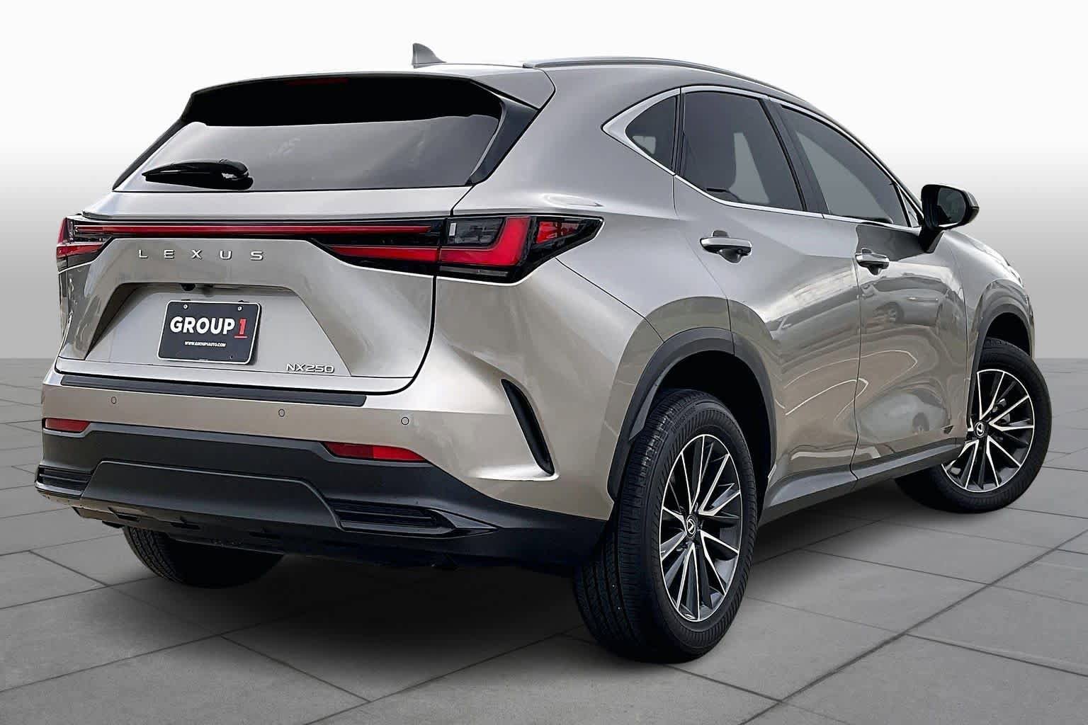 Used 2024 Lexus NX 250 FWD image 11