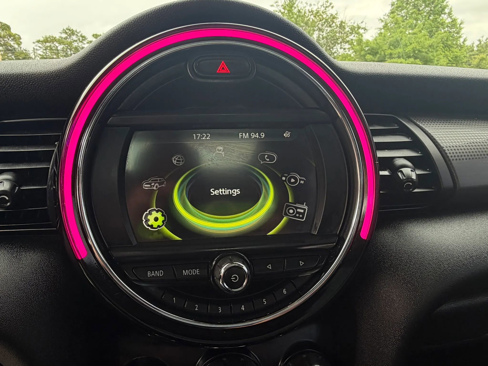 Used 2017 MINI Cooper 4-Door Hardtop FWD image 21