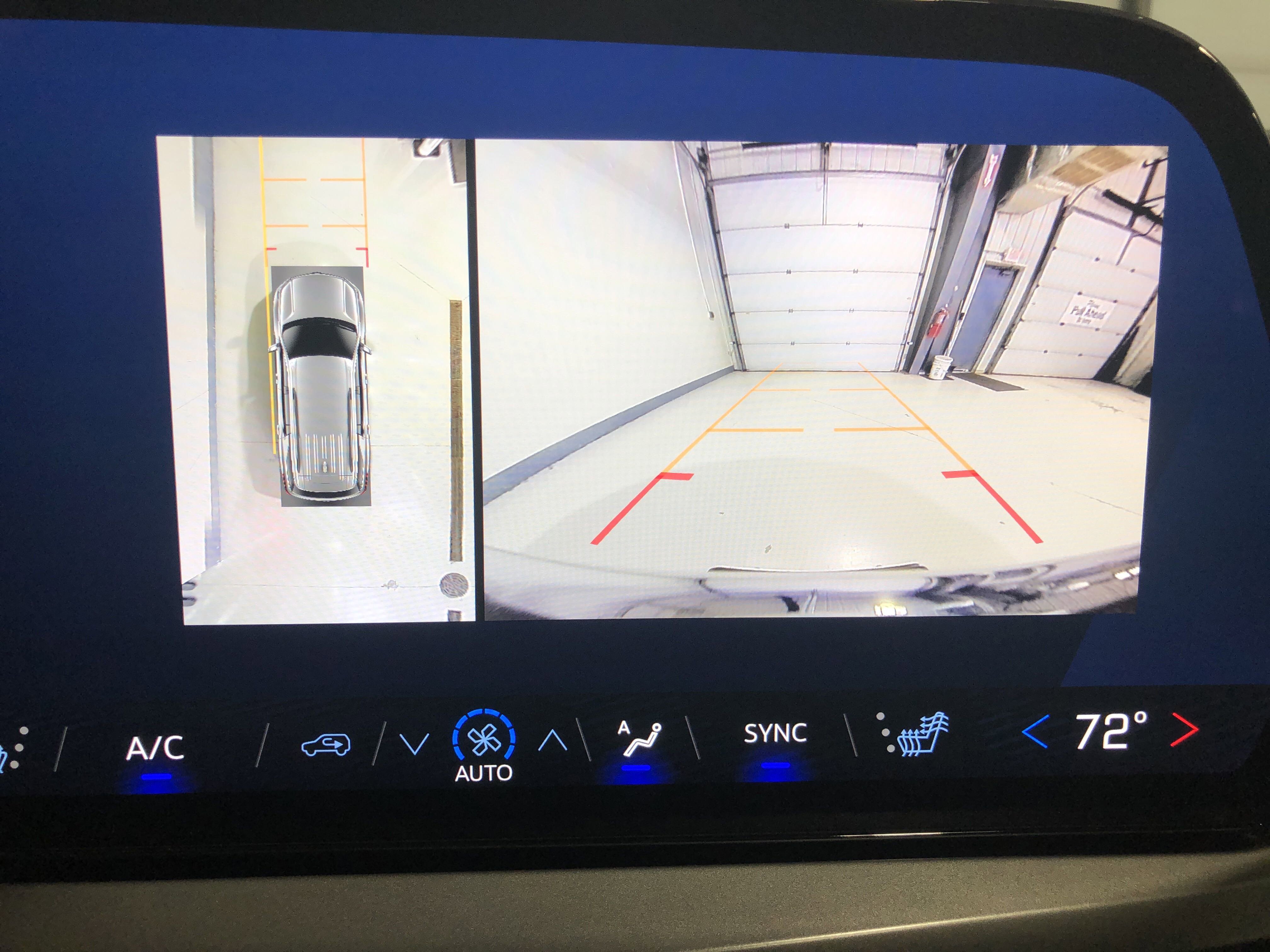 New 2025 Chevrolet Traverse LT w/ Driver Confidence Package image 21