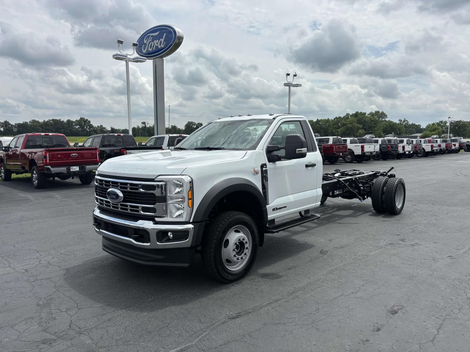 New 2025 Ford F550 4x4 Regular Cab Super Duty image 23