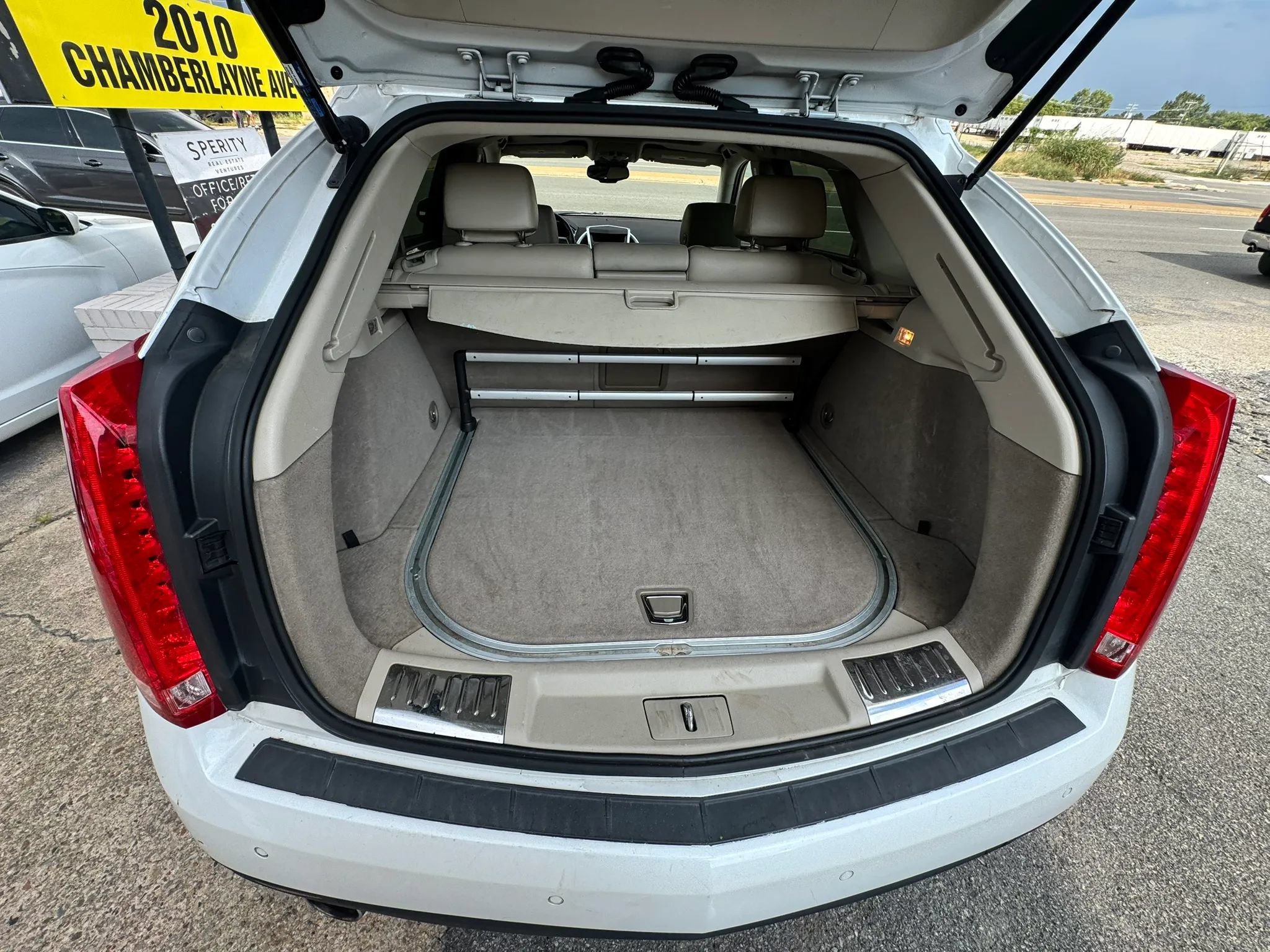 Used 2012 Cadillac SRX Luxury FWD image 17