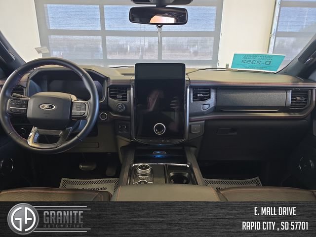 Used 2024 Ford Expedition Limited AWD/4WD image 13
