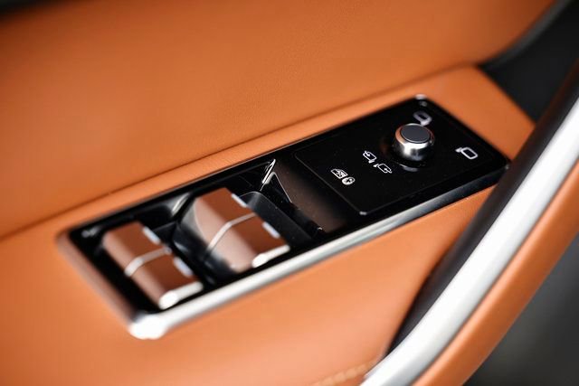 New 2026 Jaguar F-PACE R-Dynamic S image 17