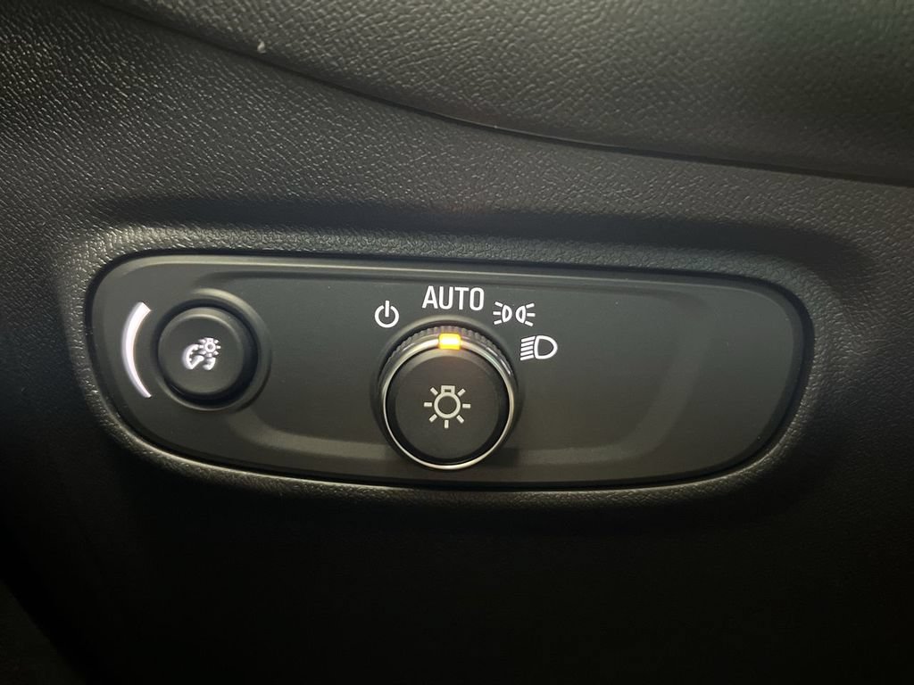 Used 2023 Chevrolet Equinox RS AWD/4WD image 18