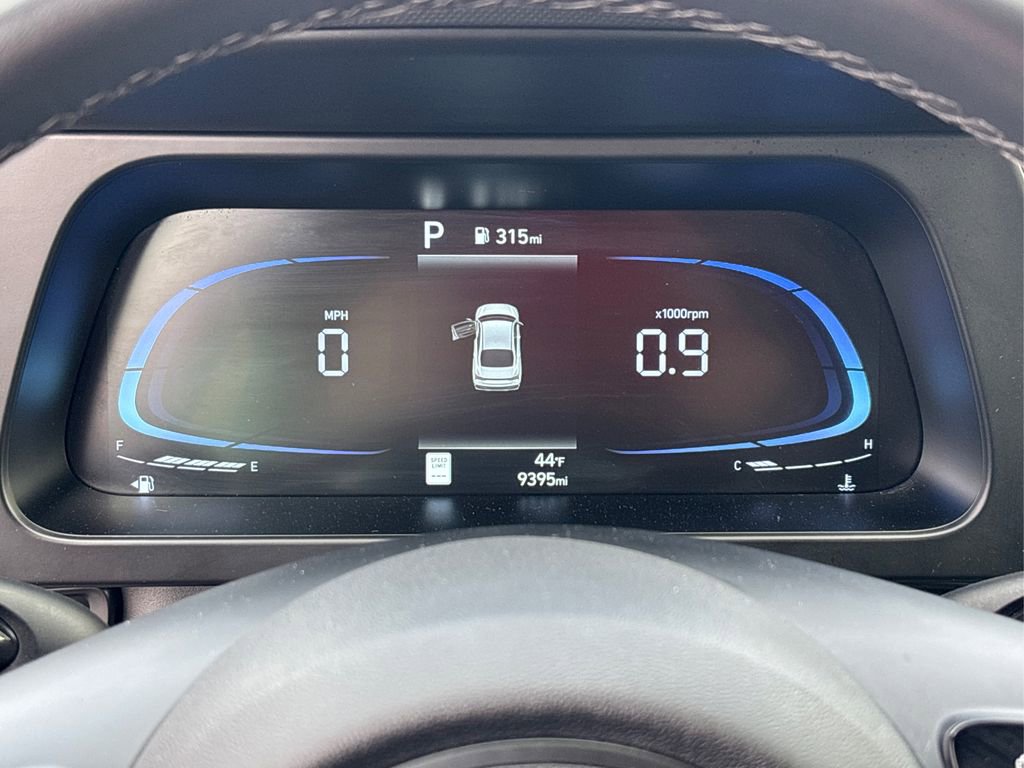 Certified 2025 Hyundai Elantra Sport image 21