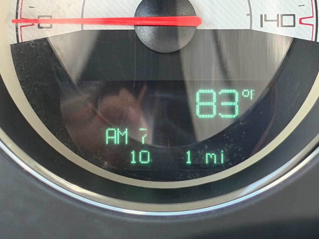 Used 2014 Dodge Challenger SXT RWD image 4