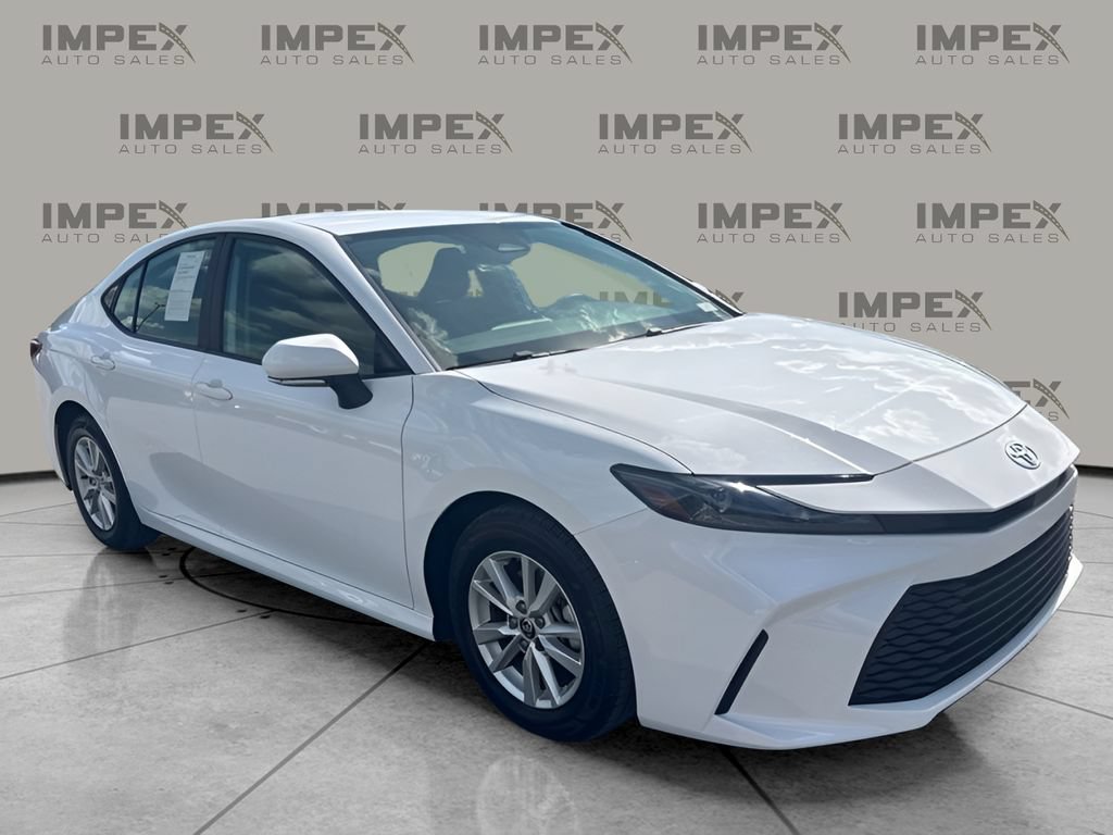 Used 2025 Toyota Camry LE FWD image 7