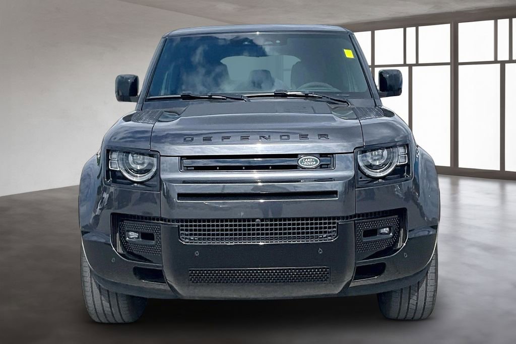 Used 2023 Land Rover Defender 110 V8 AWD/4WD image 3