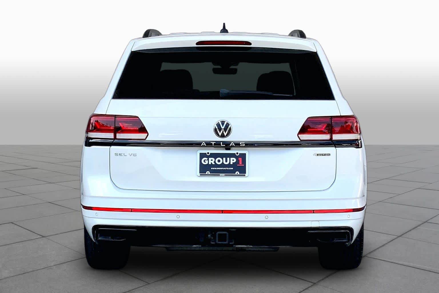 Used 2023 Volkswagen Atlas SEL R-Line AWD/4WD image 5