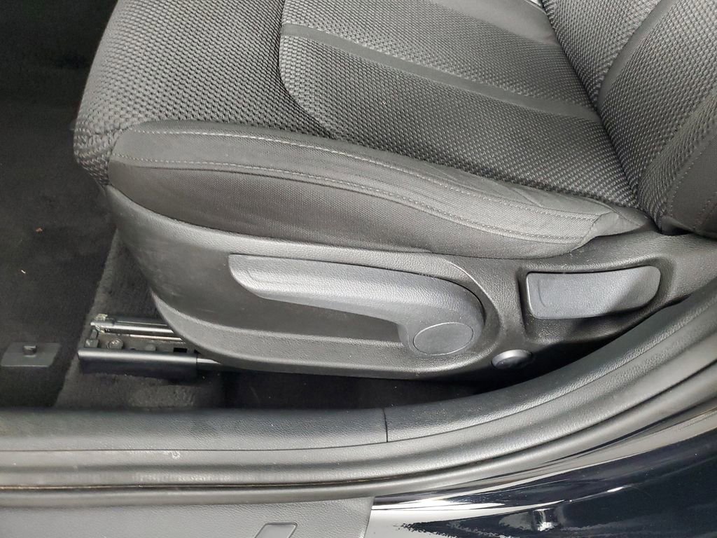 Used 2020 Kia Optima LX image 28