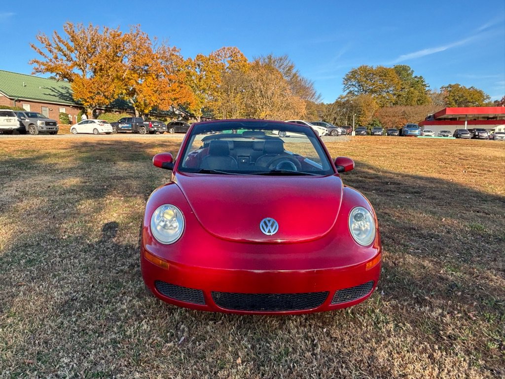 Used 2007 Volkswagen Beetle Convertible w/ Package 1 FWD image 2