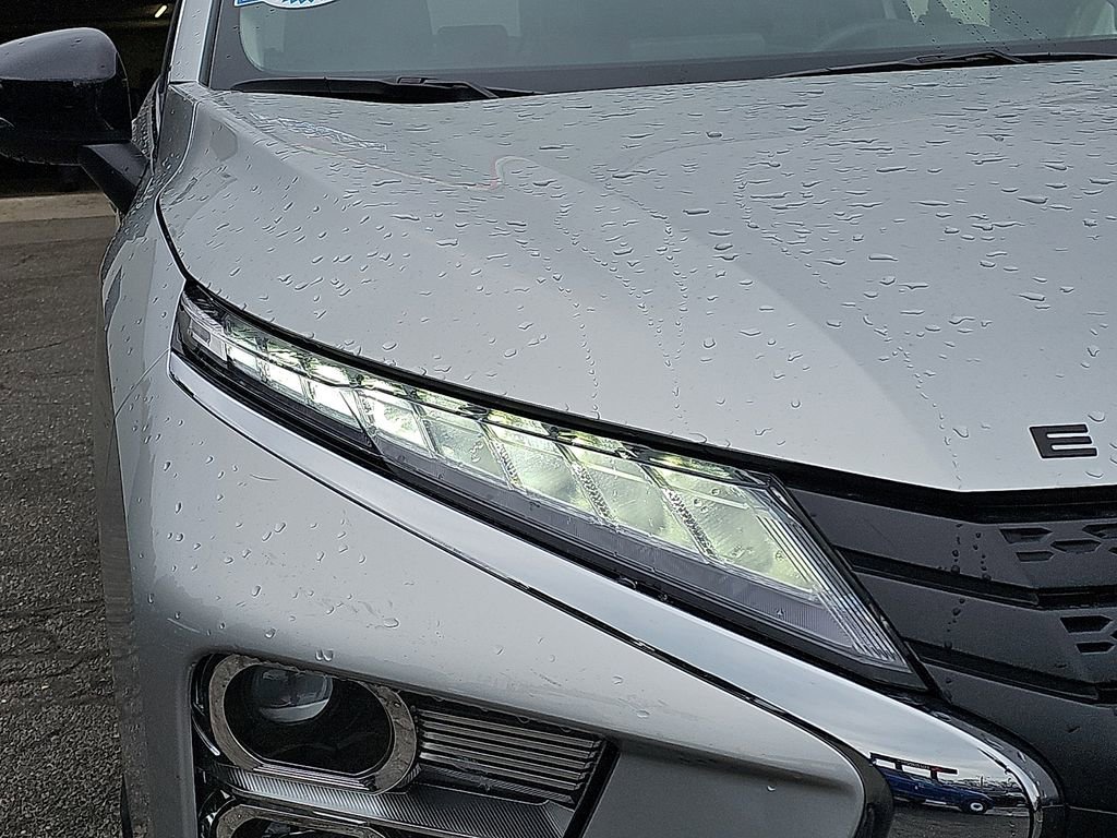 Used 2025 Mitsubishi Eclipse Cross LE image 9