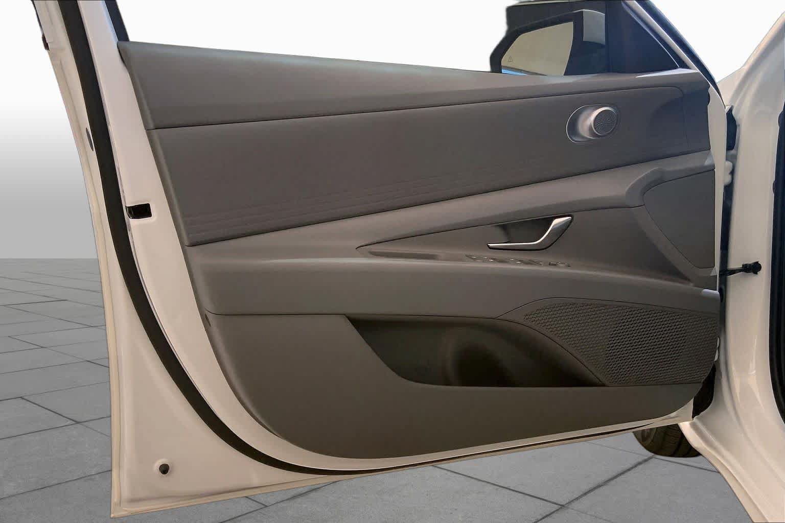 New 2026 Hyundai Elantra SE FWD image 10