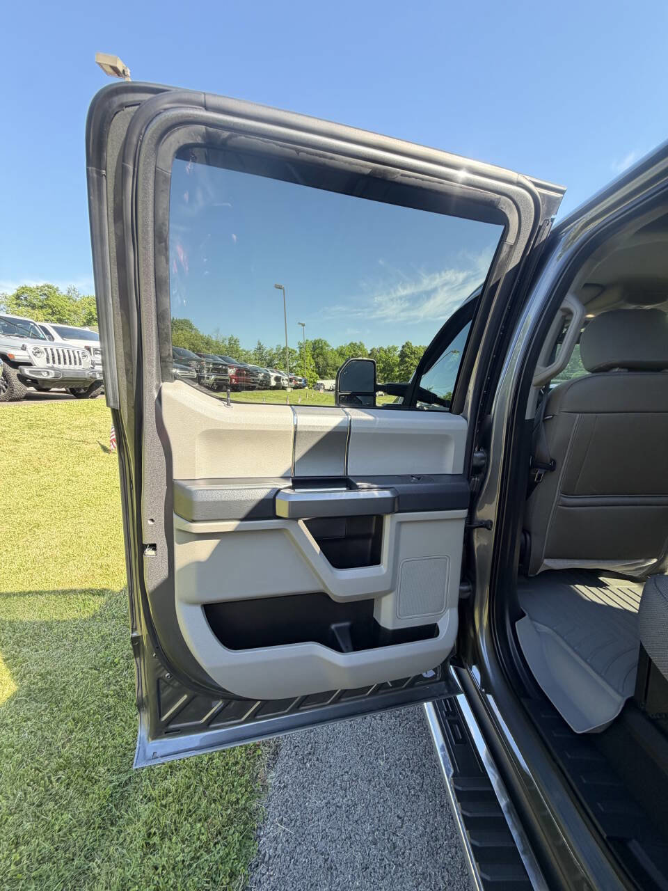 Used 2022 Ford F250 XLT w/ XLT Premium Package AWD/4WD image 44