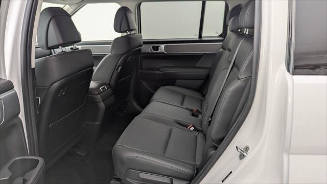 Used 2026 Hyundai Santa Fe SEL FWD image 17