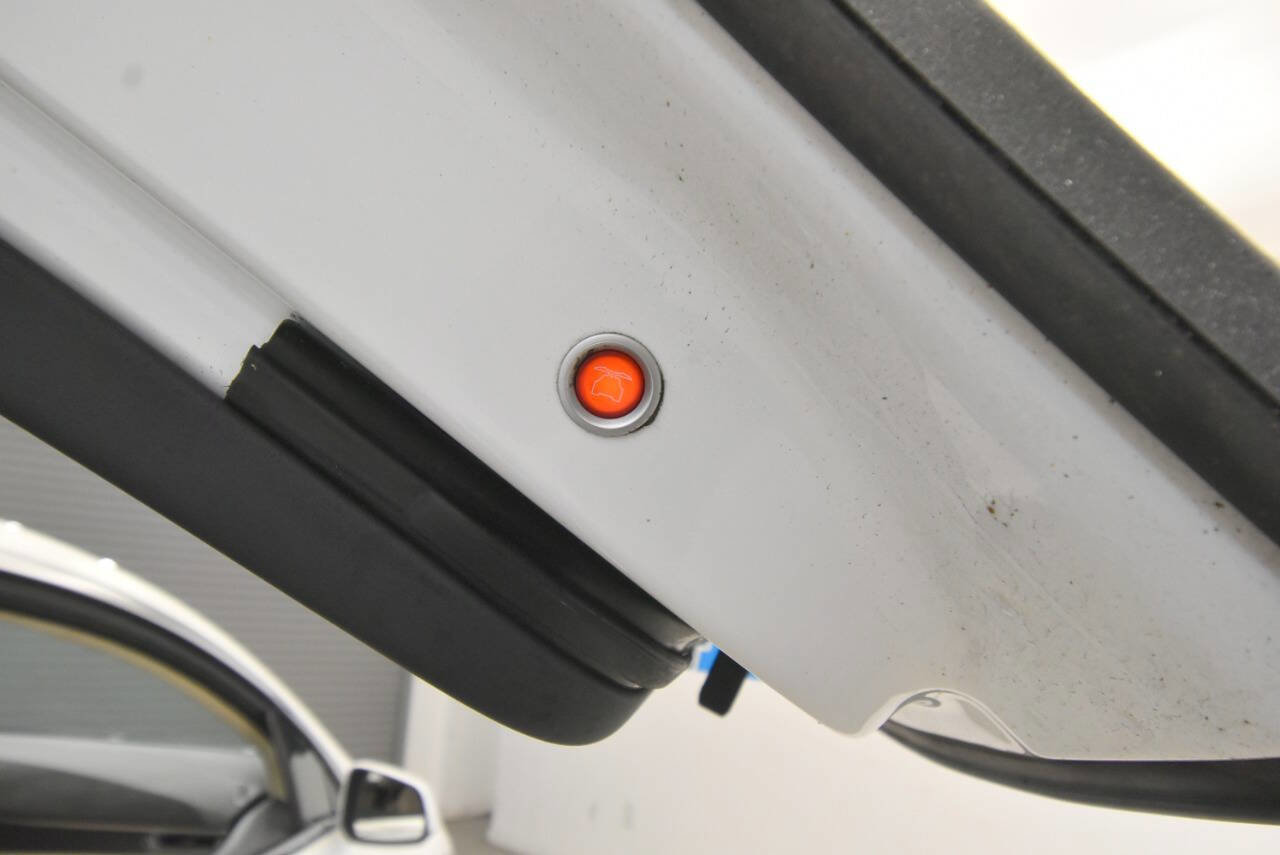 Used 2017 Tesla Model X 75D image 29