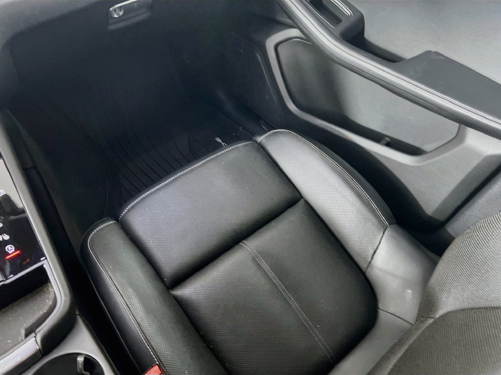 Certified 2024 Porsche Macan S AWD/4WD image 26