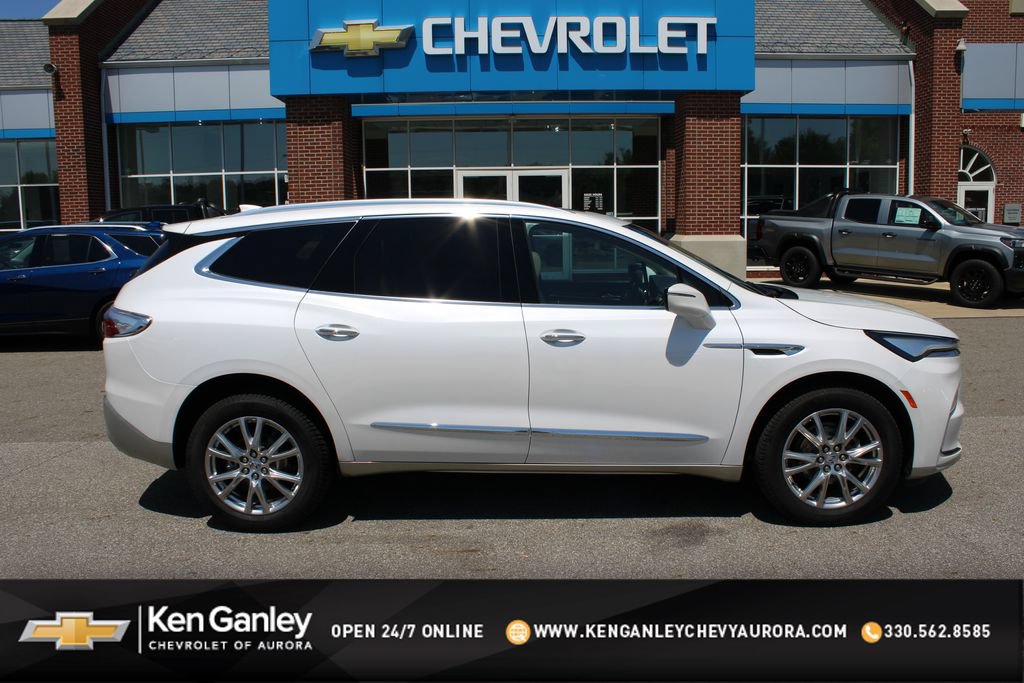 Certified 2023 Buick Enclave Essence w/ Experience Buick Package AWD/4WD image 1