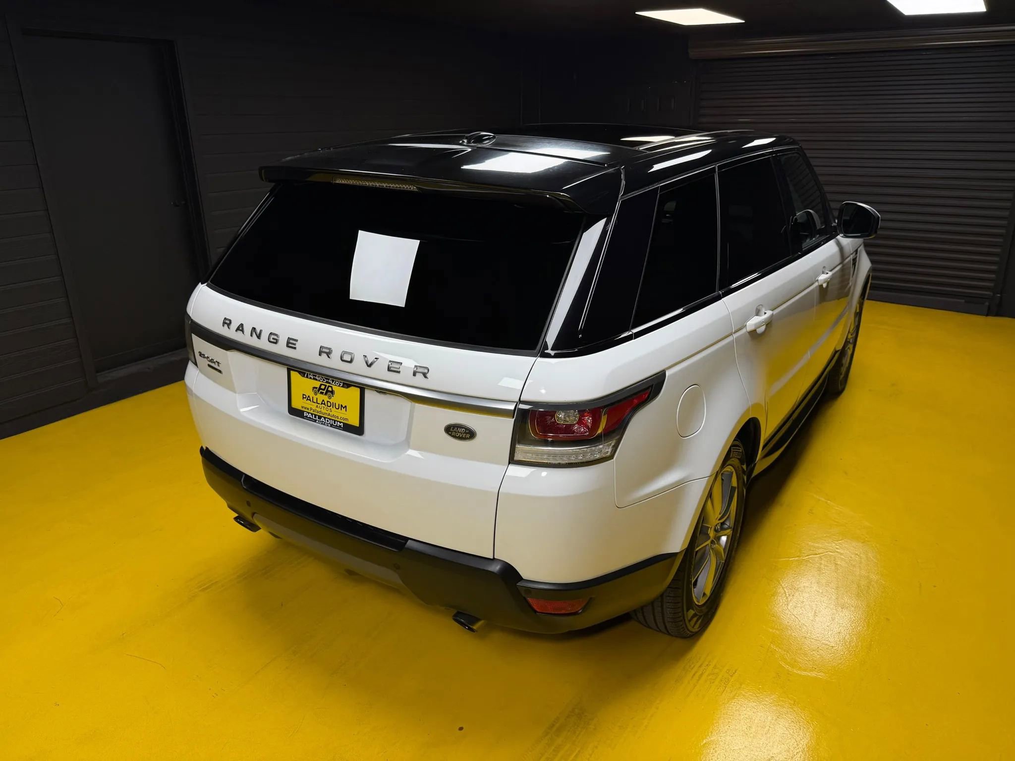 Used 2014 Land Rover Range Rover Sport SE image 56
