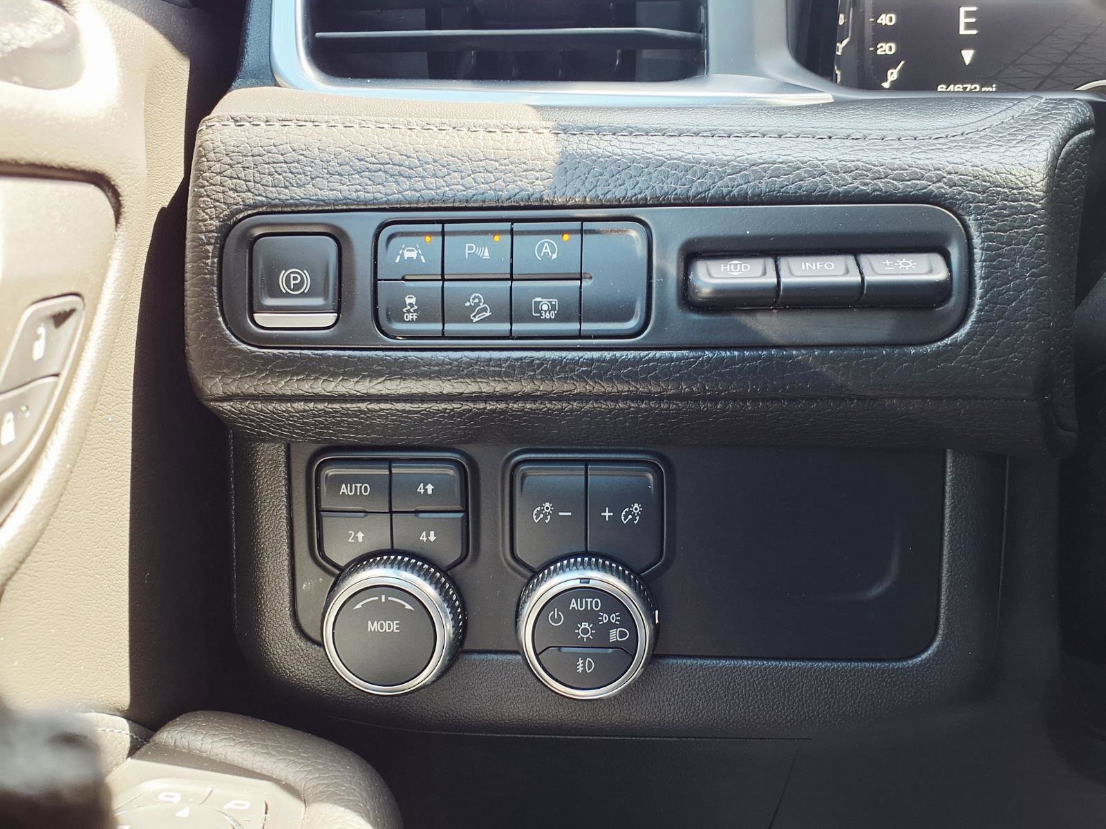 Used 2023 GMC Yukon XL Denali image 25