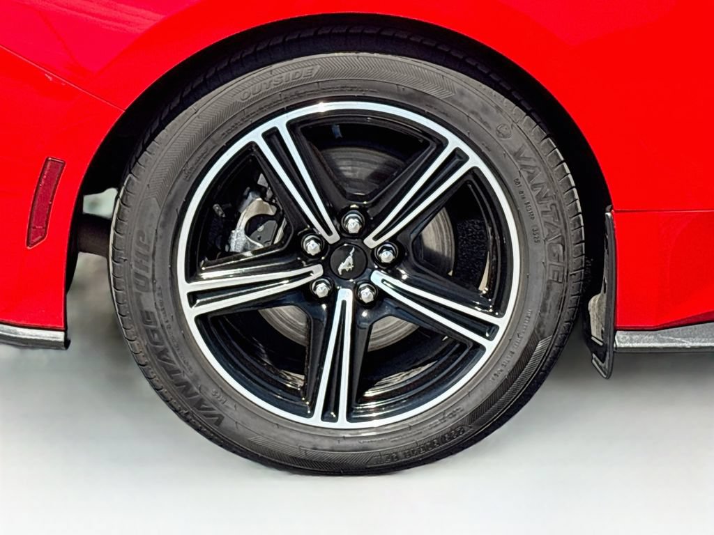Used 2024 Ford Mustang Coupe RWD image 30