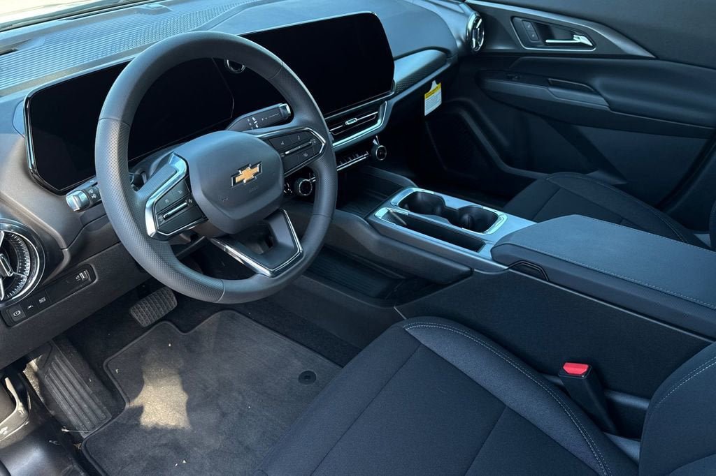 New 2026 Chevrolet Equinox EV LT w/ LPO, Blackout Package image 10