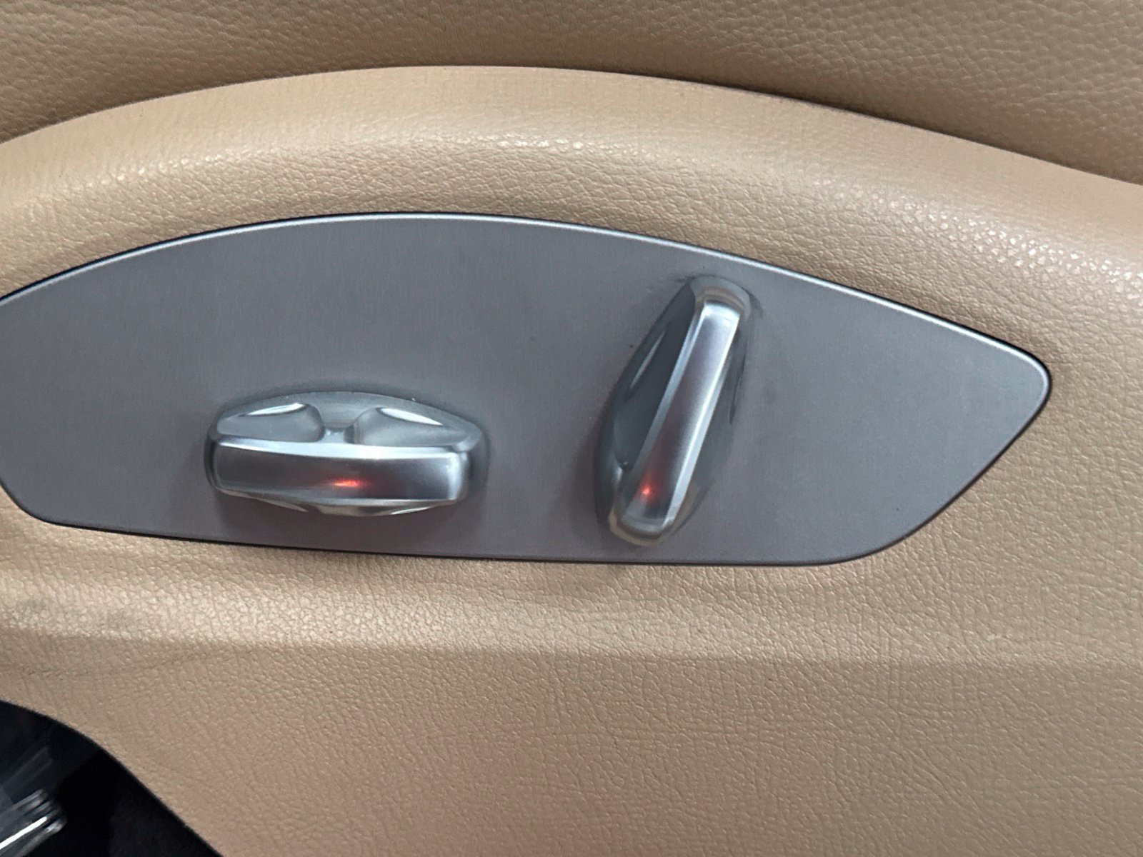 Used 2023 Porsche Macan S AWD/4WD image 21