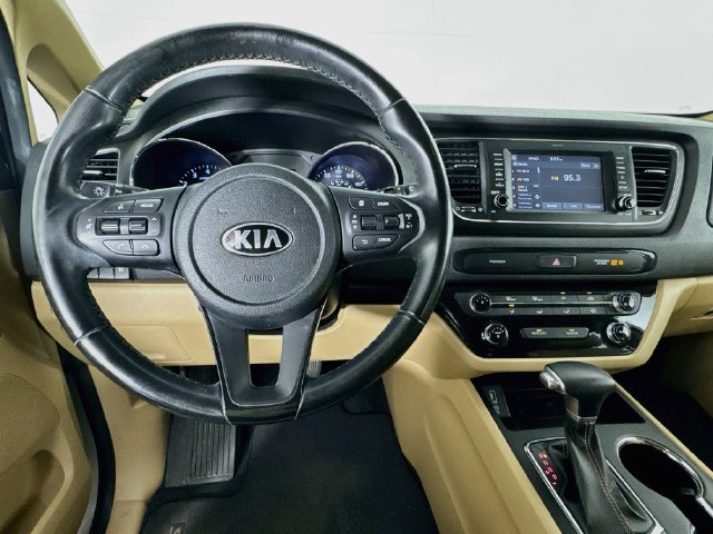 Used 2020 Kia Sedona EX FWD image 10