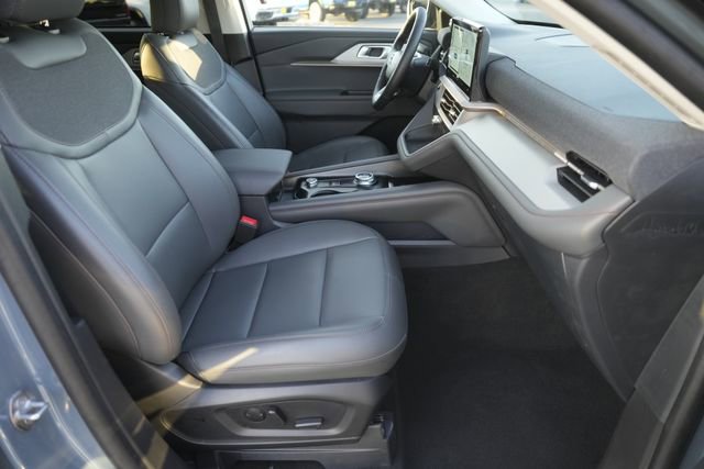Used 2025 Ford Explorer Active w/ Active Comfort Package image 20