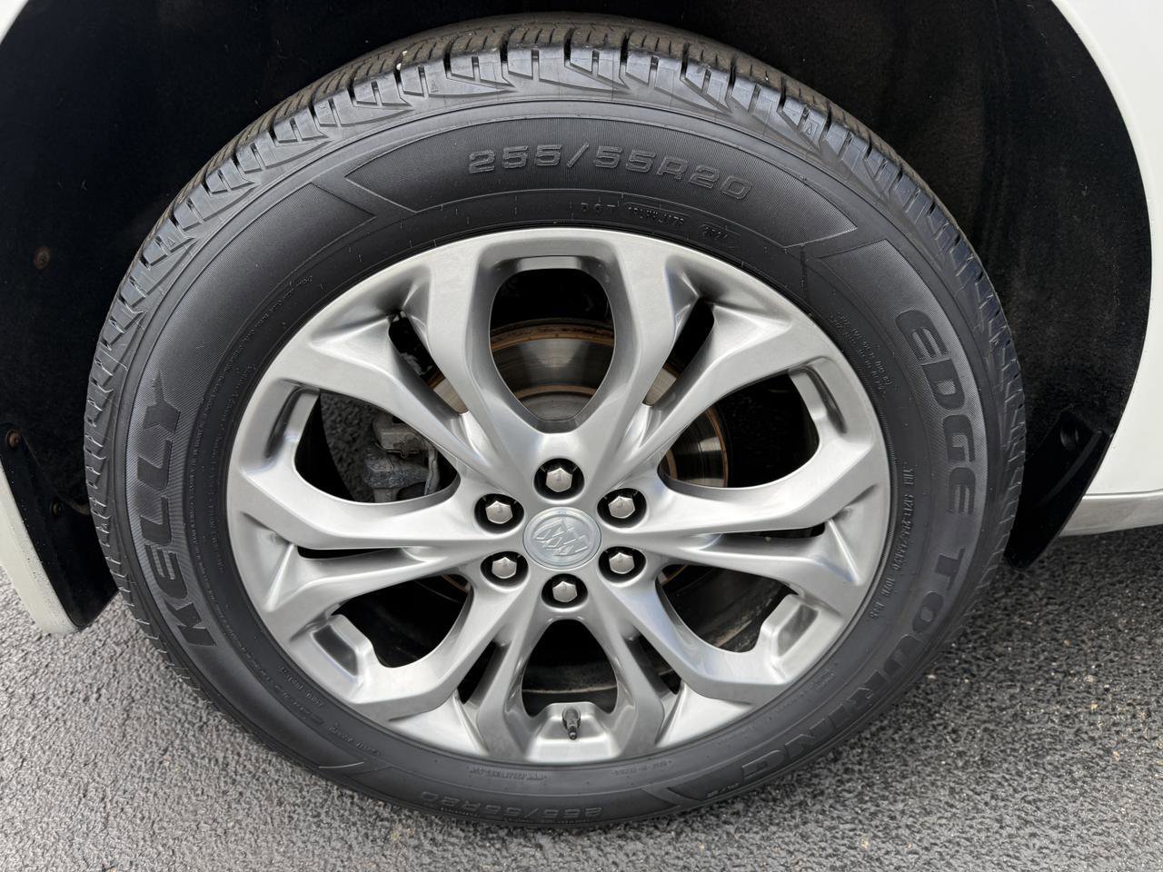 Used 2018 Buick Enclave Avenir w/ Avenir Technology Package AWD/4WD image 28