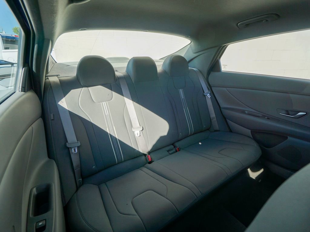 Used 2024 Hyundai Elantra SEL image 28