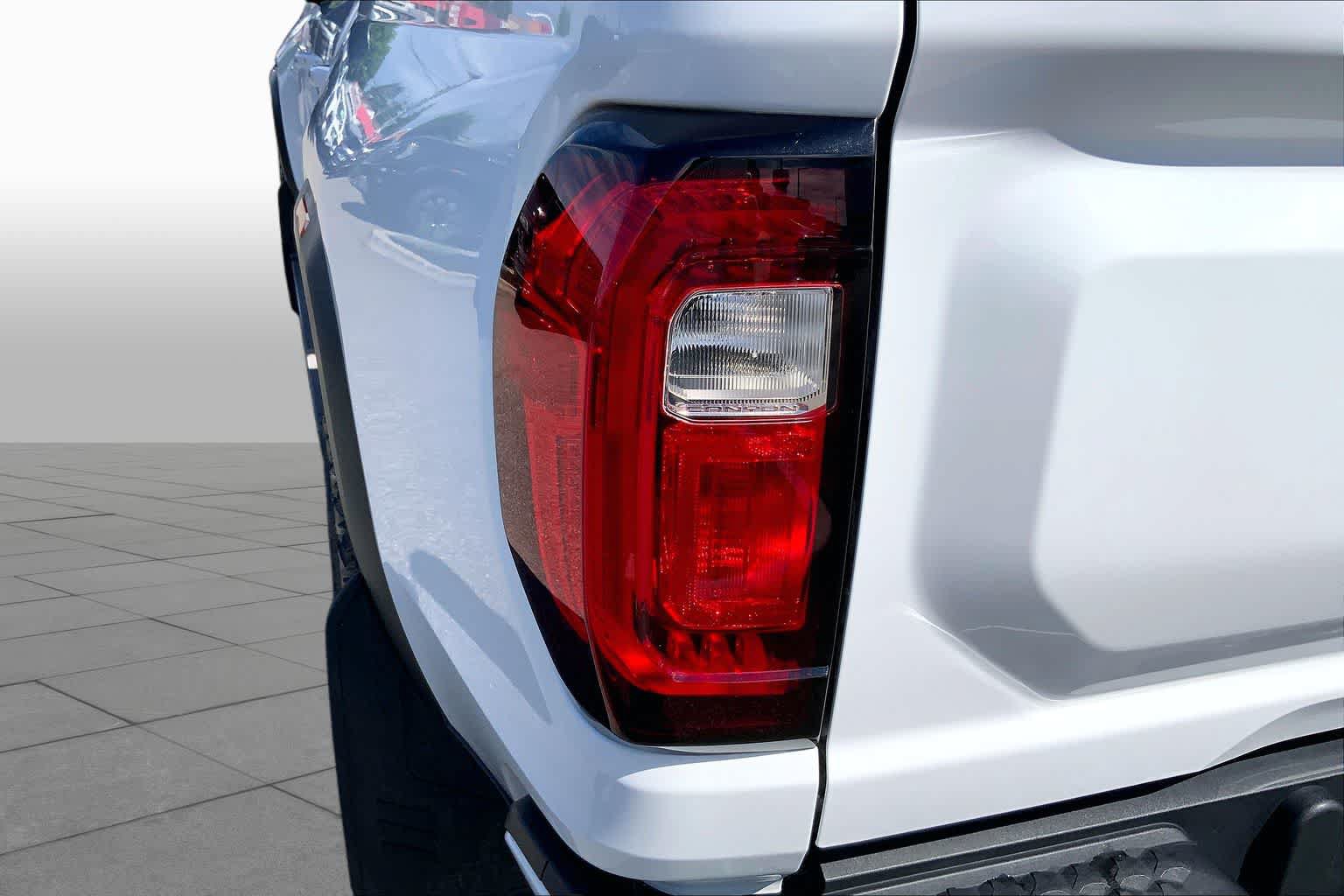 Used 2023 GMC Canyon AT4 w/ AT4 Premium Package AWD/4WD image 27