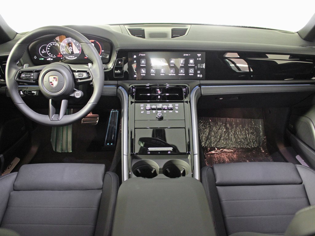 Used 2025 Porsche Panamera 4 image 21