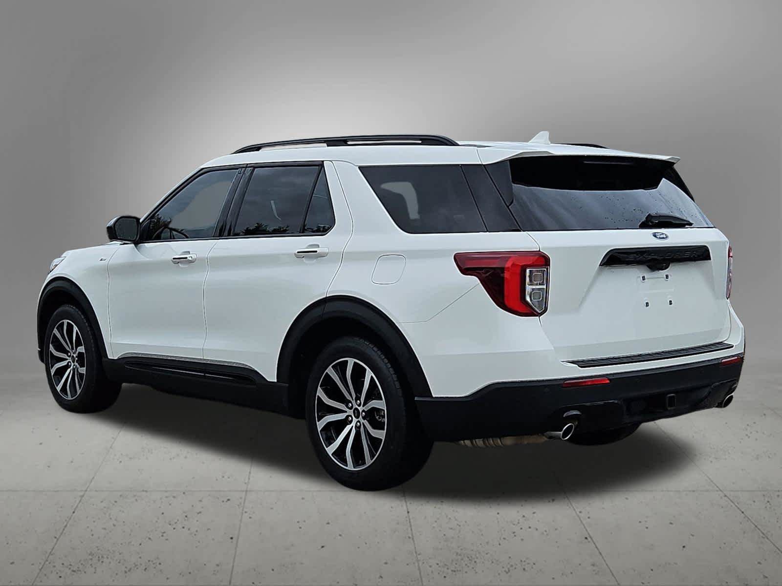 Used 2022 Ford Explorer ST-Line w/ Class IV Trailer Tow Package RWD image 4