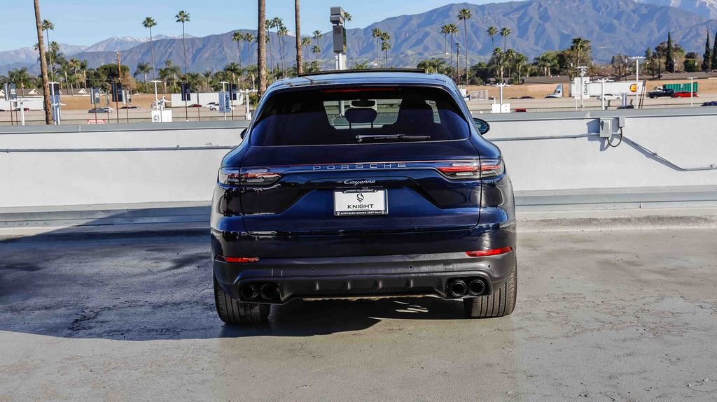Used 2023 Porsche Cayenne Platinum Edition image 8