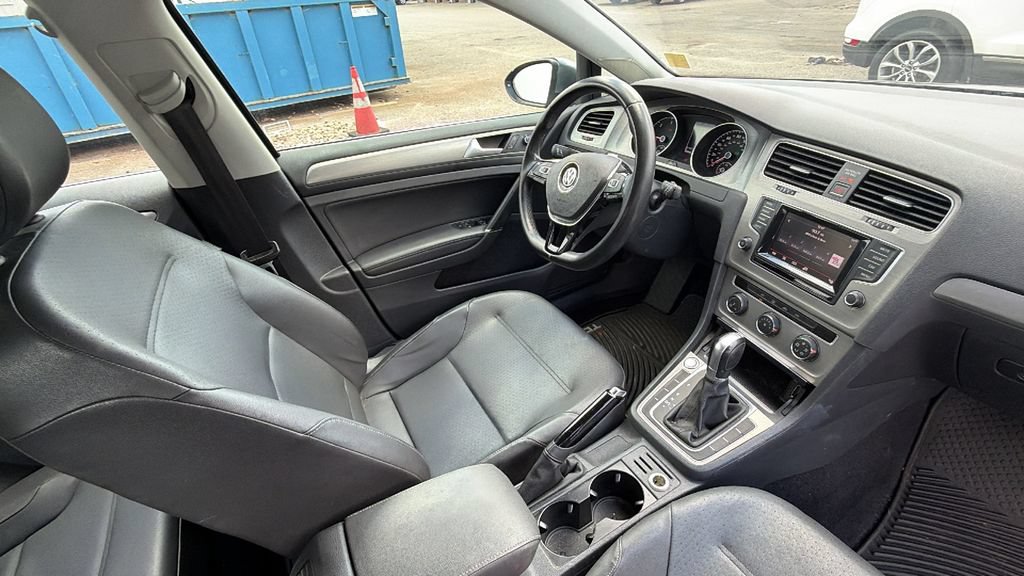 Used 2015 Volkswagen Golf TDI S FWD image 28