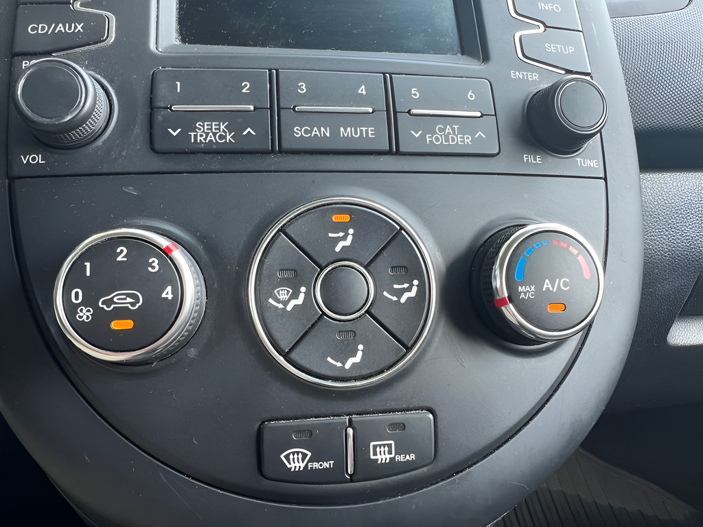 Used 2012 Kia Soul FWD image 22