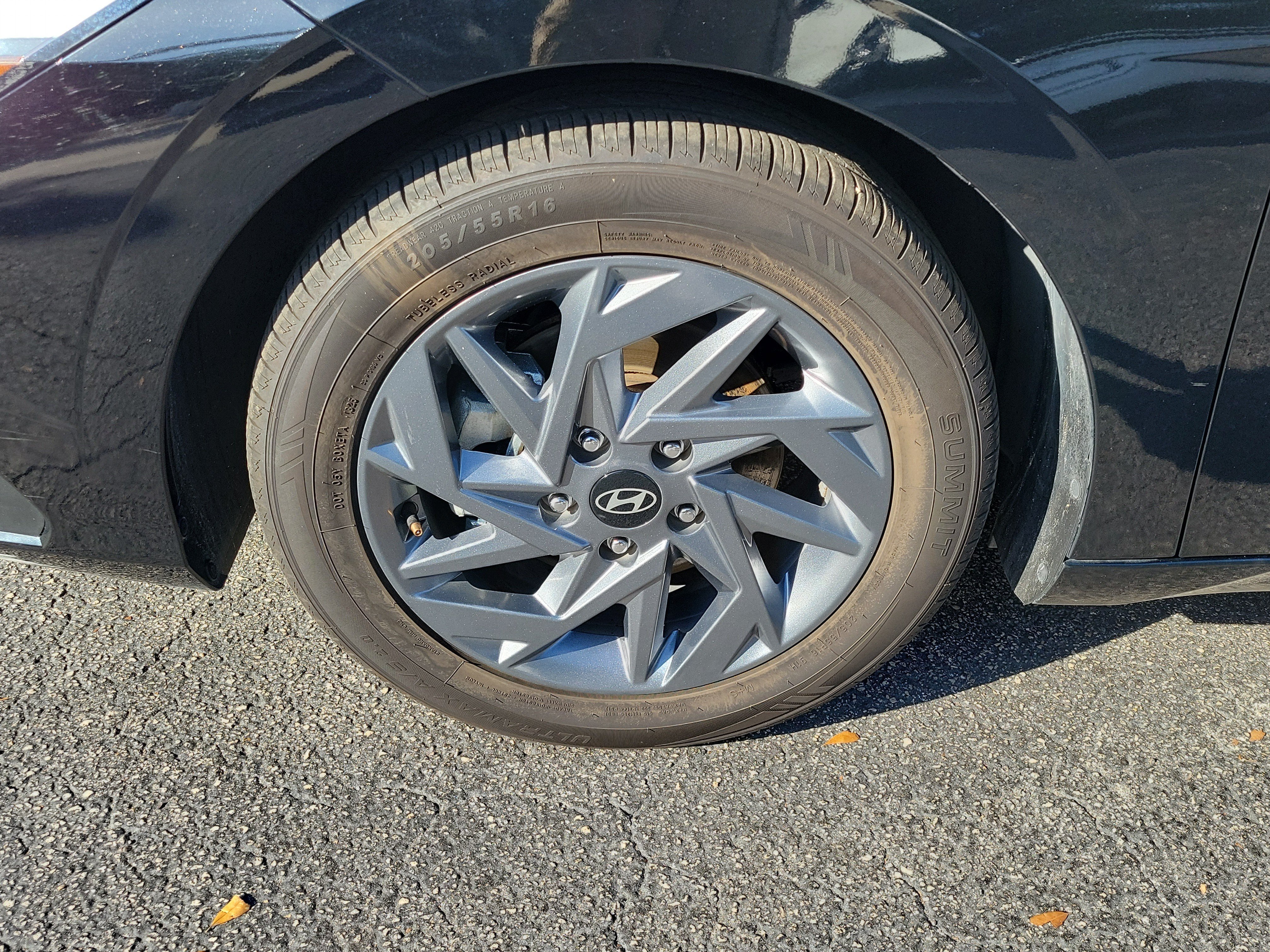 Used 2024 Hyundai Elantra SEL FWD image 4
