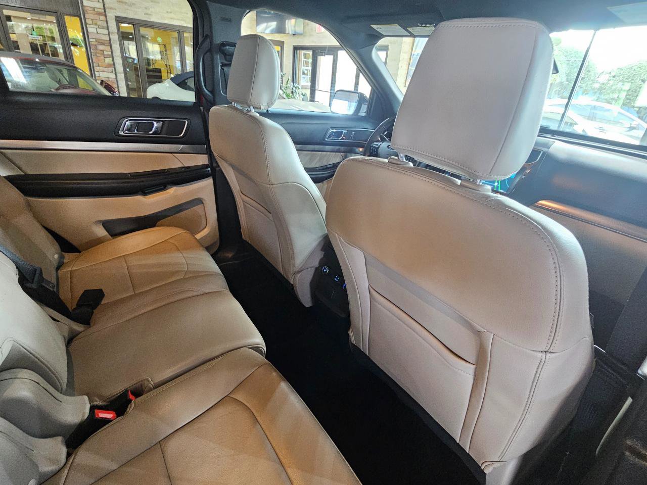 Used 2018 Ford Explorer XLT w/ Equipment Group 202A image 18