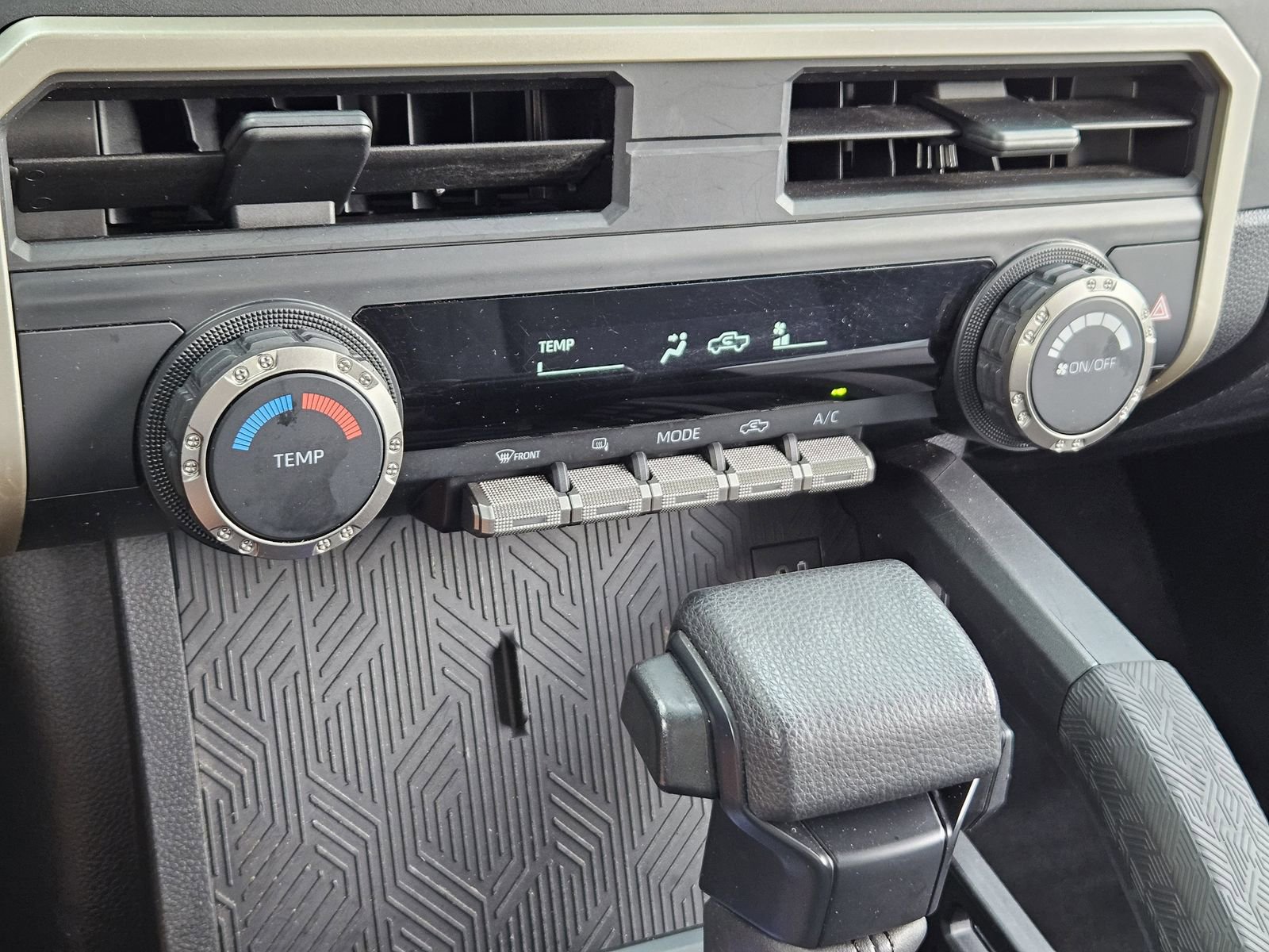 Used 2024 Toyota Tacoma SR RWD image 19