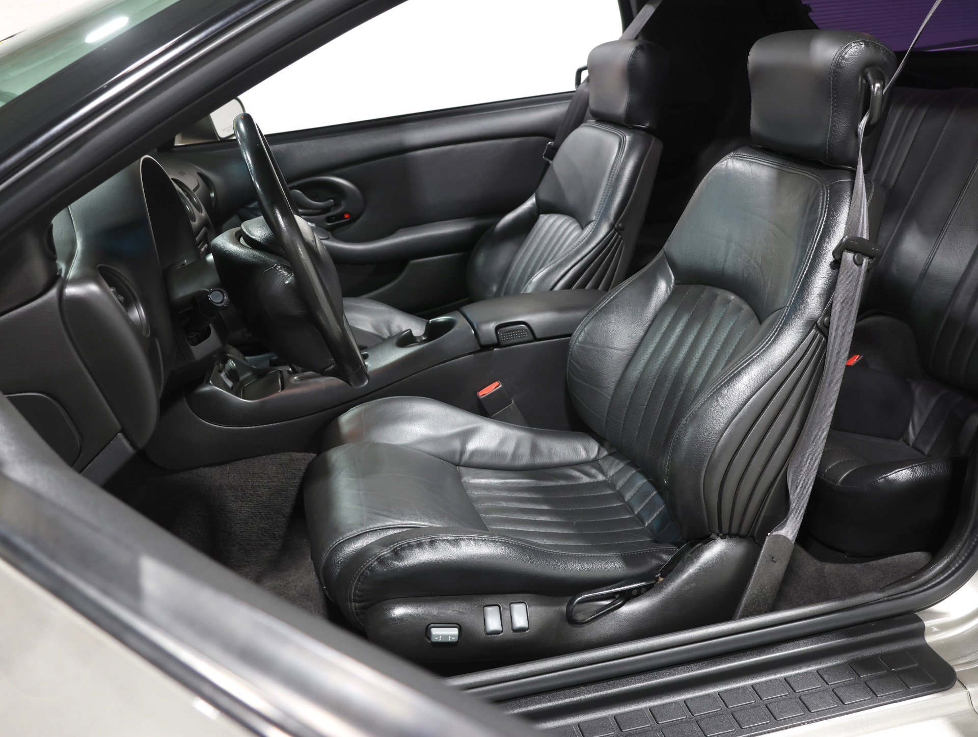 Used 2000 Pontiac Firebird Formula RWD image 8