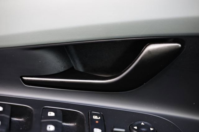 Certified 2025 Hyundai Elantra Limited FWD image 39