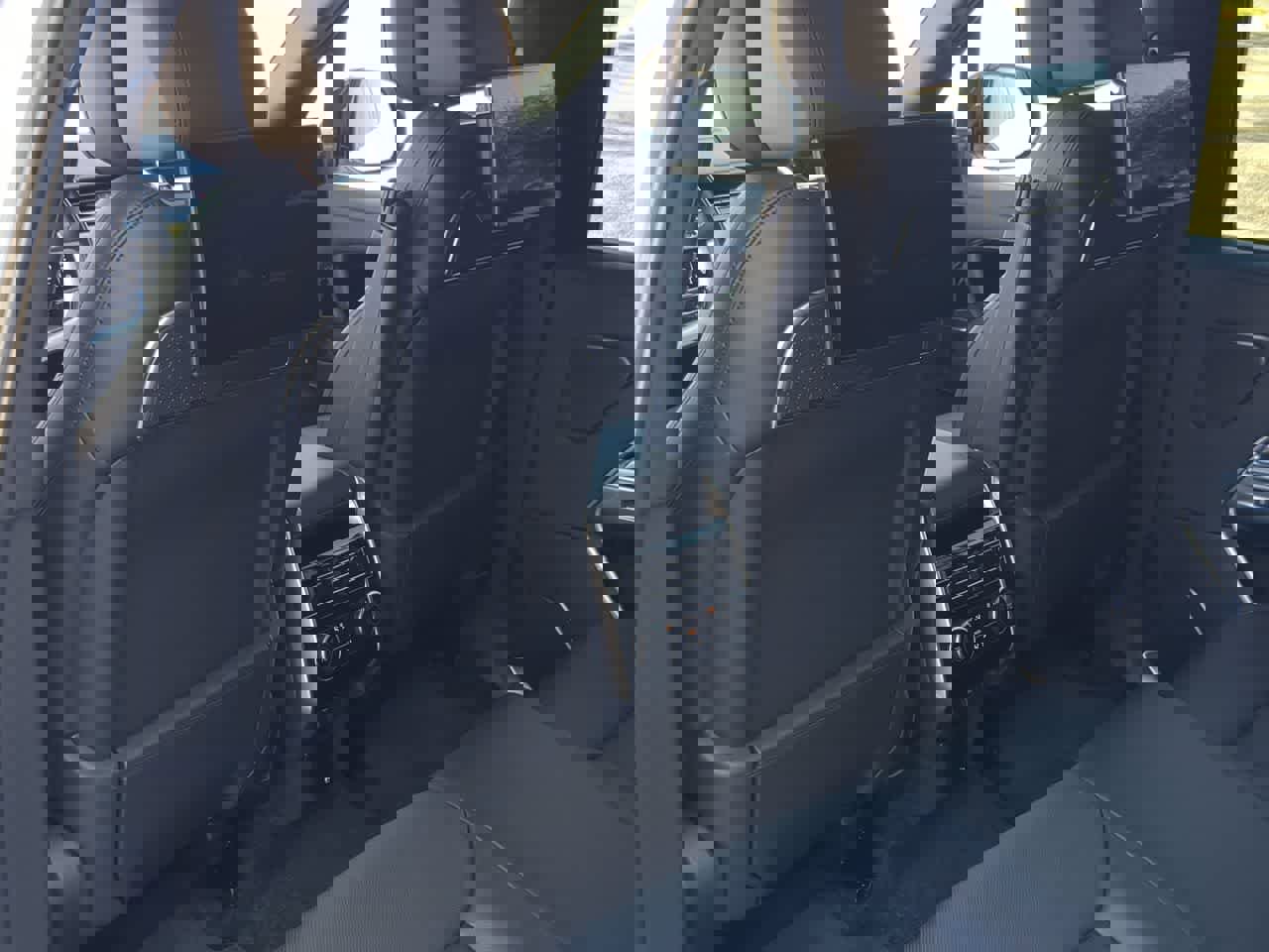 New 2025 Land Rover Range Rover Long Wheelbase Autobiography image 18