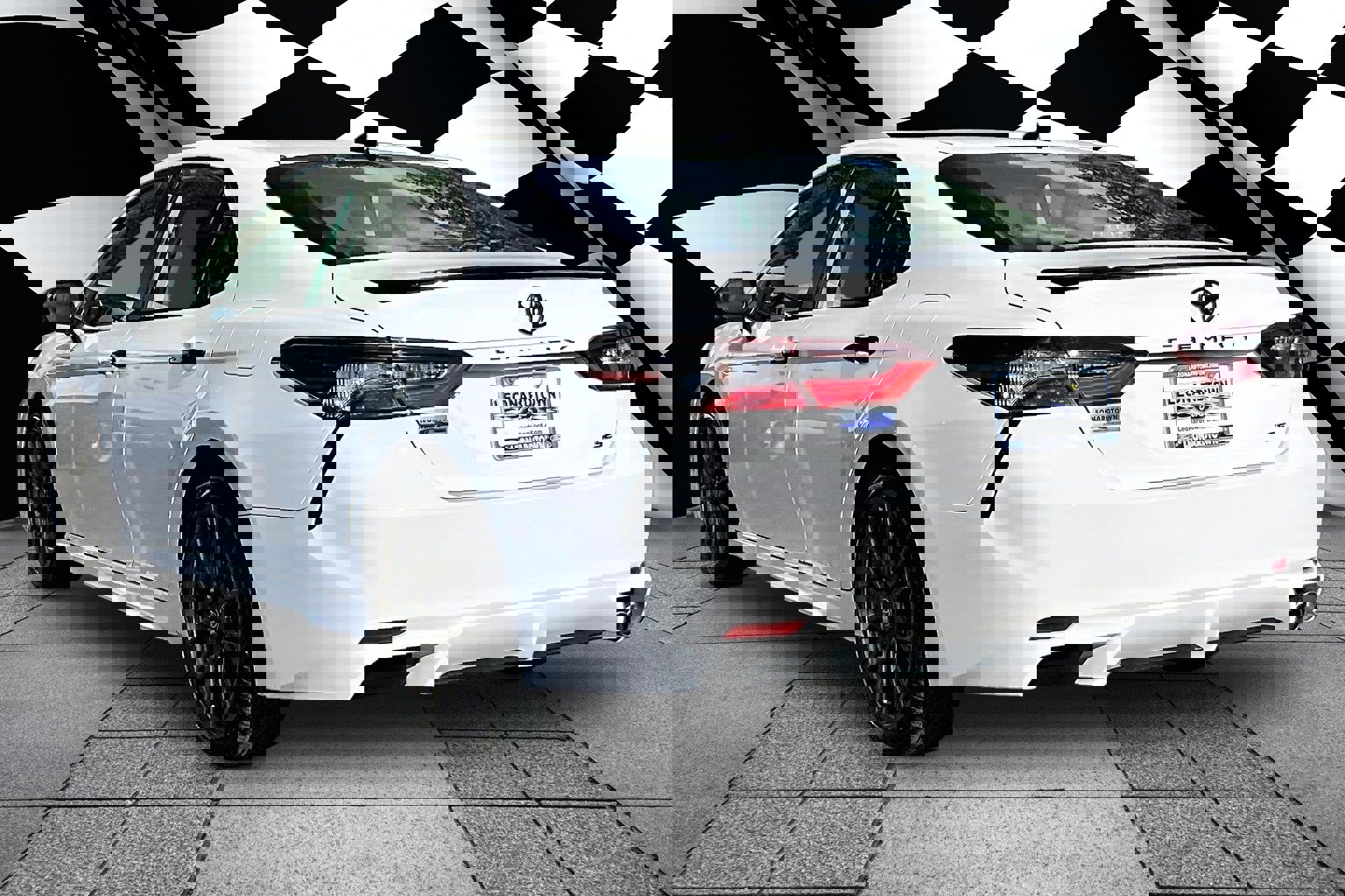 Used 2023 Toyota Camry SE image 12